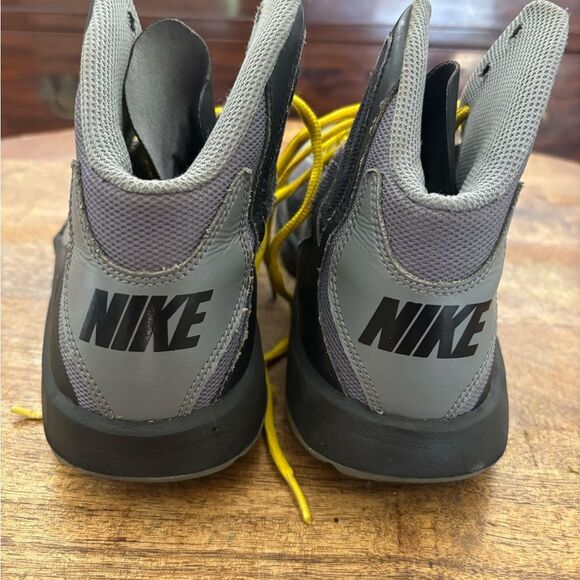 Nike Men's Gray and Black Dualfusion Athletic Shoes with Yellow Laces - Picture 6 of 8